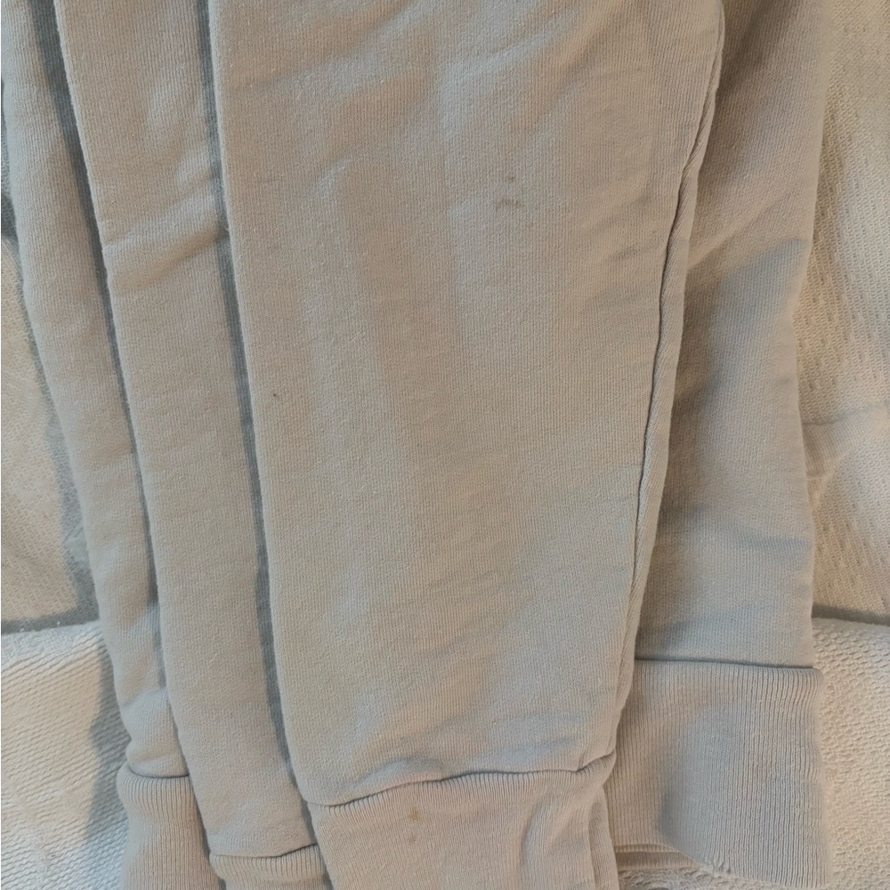 UNIF Cream Sweatshirt with Black Logo - Picture 6 of 6